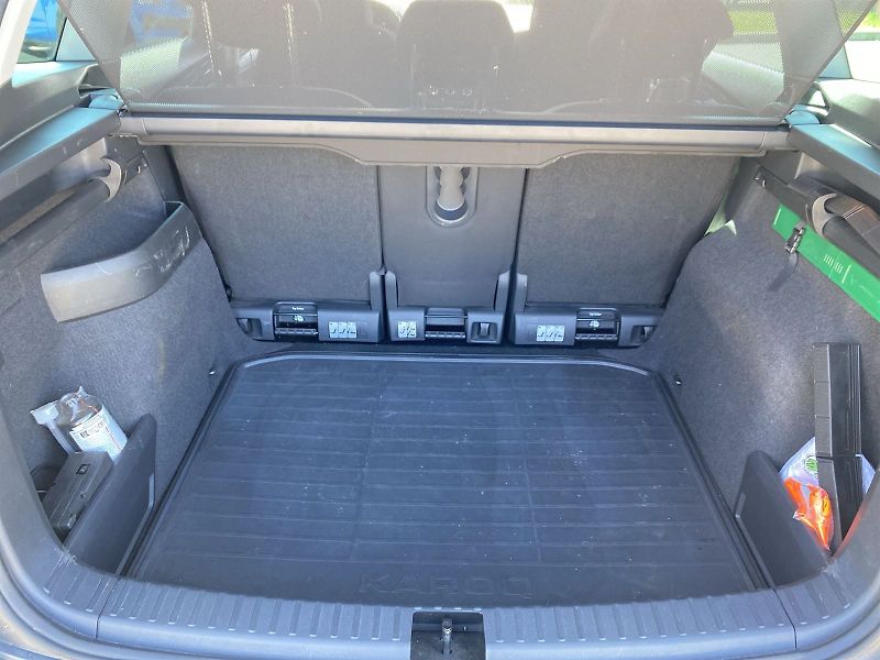 Škoda Karoq (2023) 2.0 TDI 4x4 DSG Ambition - fotka 27 z 32