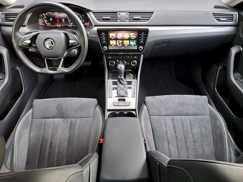 Škoda Superb (2022) Style Plus Top DSG 2,0TSi 140k - fotka 5 z 35