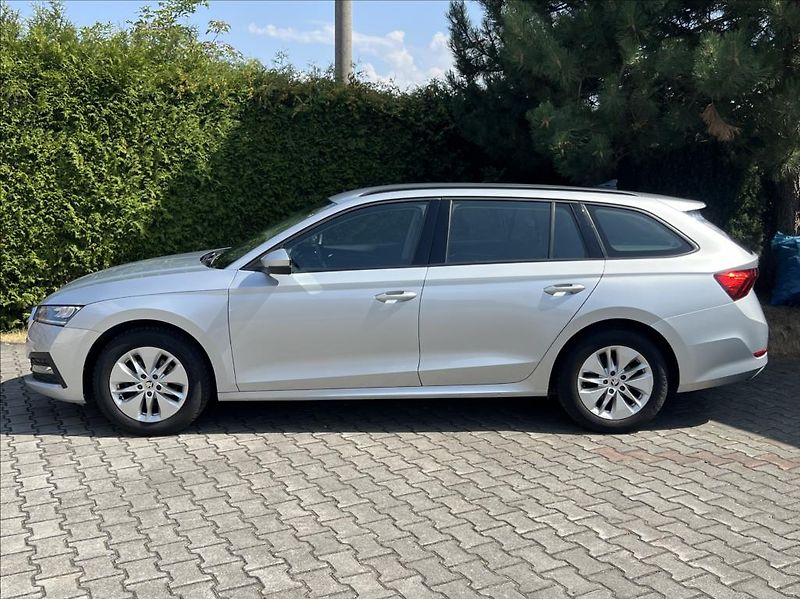 Škoda Octavia 2,0 TDi EXECUTIVE DSG - fotka 2 z 30