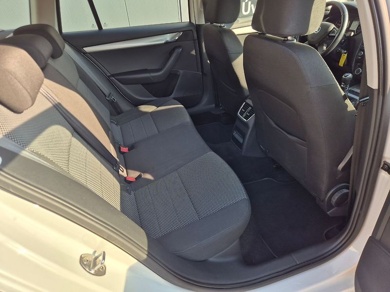 Škoda Octavia (2013) 1.6TDi 77kW , pěkná, bez koroz - fotka 19 z 24