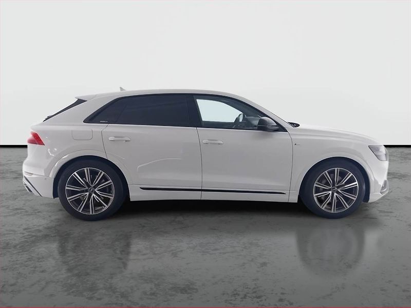 Audi Q8 (2023) 50 TDI - fotka 6 z 19