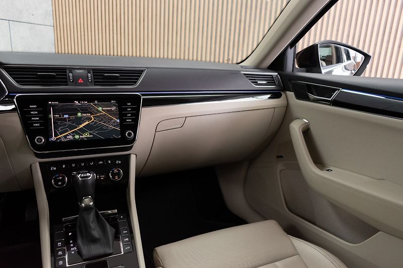Škoda Superb TDI 147kW L&K 4x4*DPH*ČR 1.MAJ - fotka 9 z 52