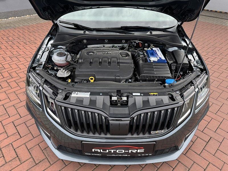 Škoda Octavia (2018) RS 2.0 TDi DSG ACC LED 135kW - fotka 33 z 50