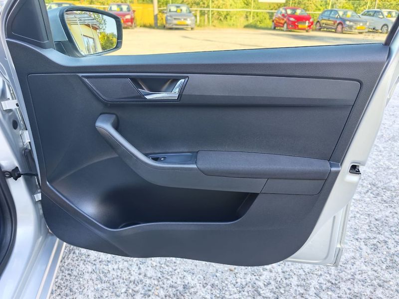 Škoda Fabia (2016) 1.2 TSi 66kw/ Tempomat/1.MAJ - fotka 20 z 29
