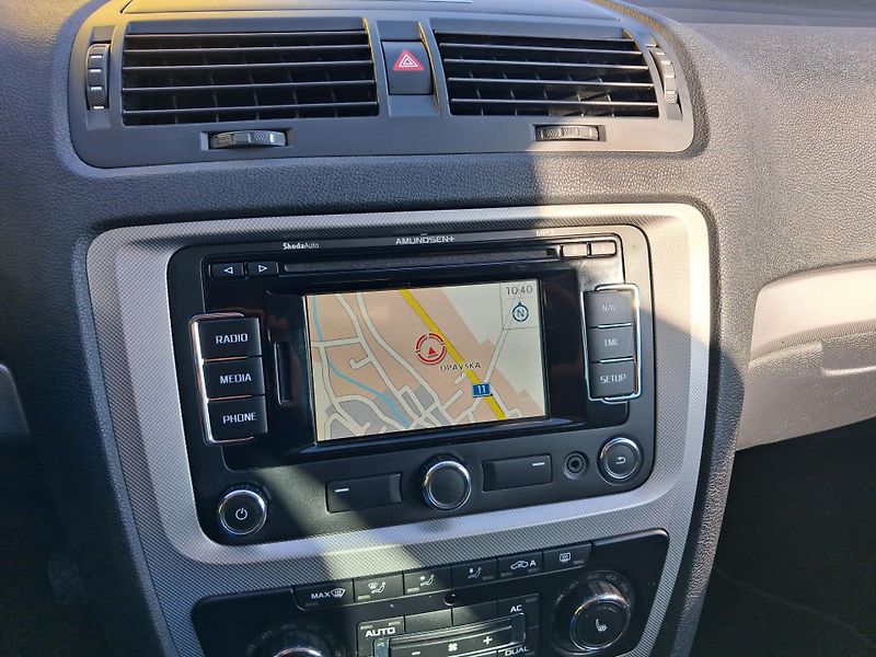 Škoda Octavia (2012)  FACE NAVI VYHŘ.SED NOVÁ STK - fotka 26 z 36