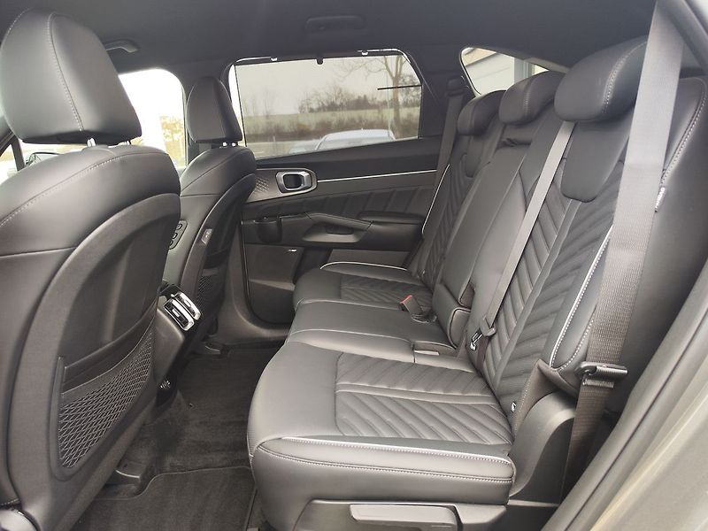 Kia Sorento 2.2 CRDI/142kW Top DCT 4x4 - fotka 15 z 37