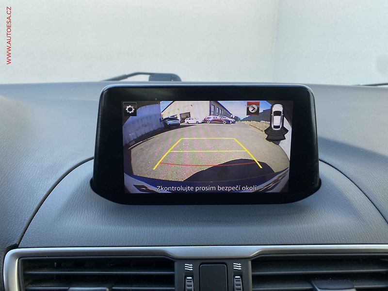 Mazda 3 (2019) 2.0i, LED, navi - fotka 20 z 21