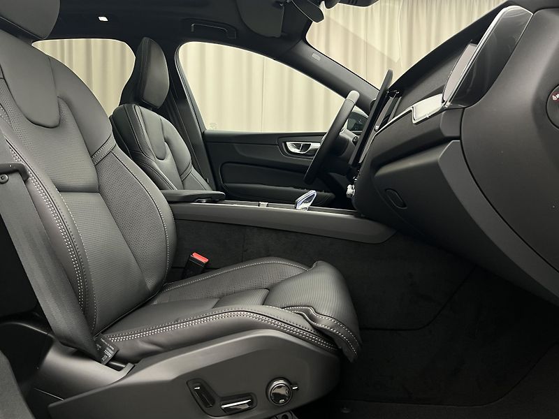 Volvo XC60 (2026) T6 AWD PLUS BRIGHT AUT - fotka 26 z 51