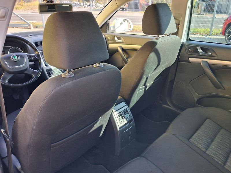 Škoda Octavia (2012)  FACE NAVI VYHŘ.SED NOVÁ STK - fotka 15 z 36