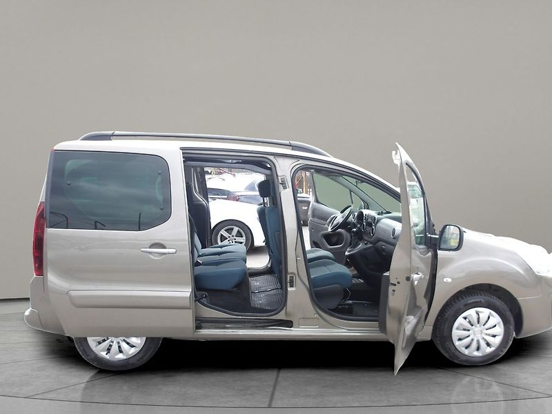 Citroën Berlingo 1,6HDi ČR 1.MAJ.! -21%DPH ! - fotka 16 z 33