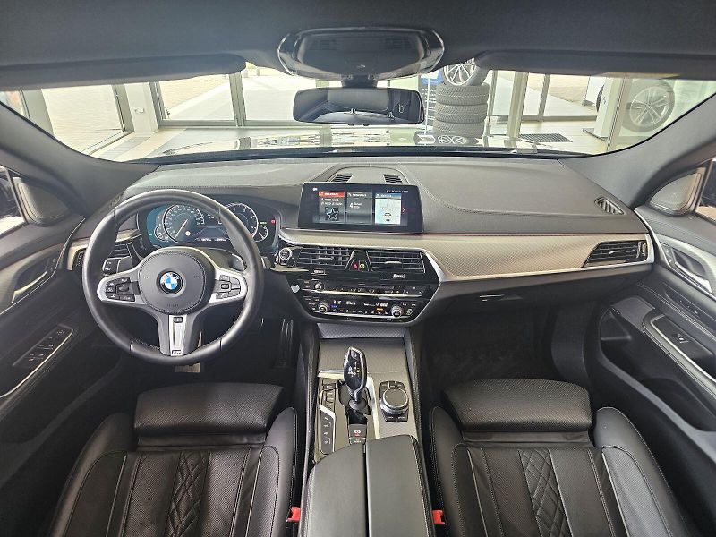 BMW Řada 6 640d xDrive - fotka 16 z 32