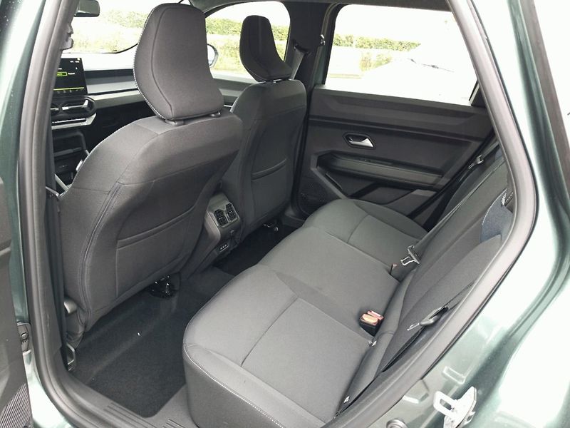 Dacia Bigster (2025) expression mild hybrid-G 140 - fotka 12 z 16