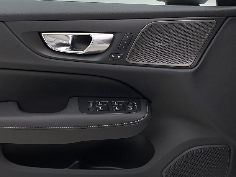 Volvo V60 (2026) T6 AWD Plug-in DARK PLUS - fotka 24 z 64