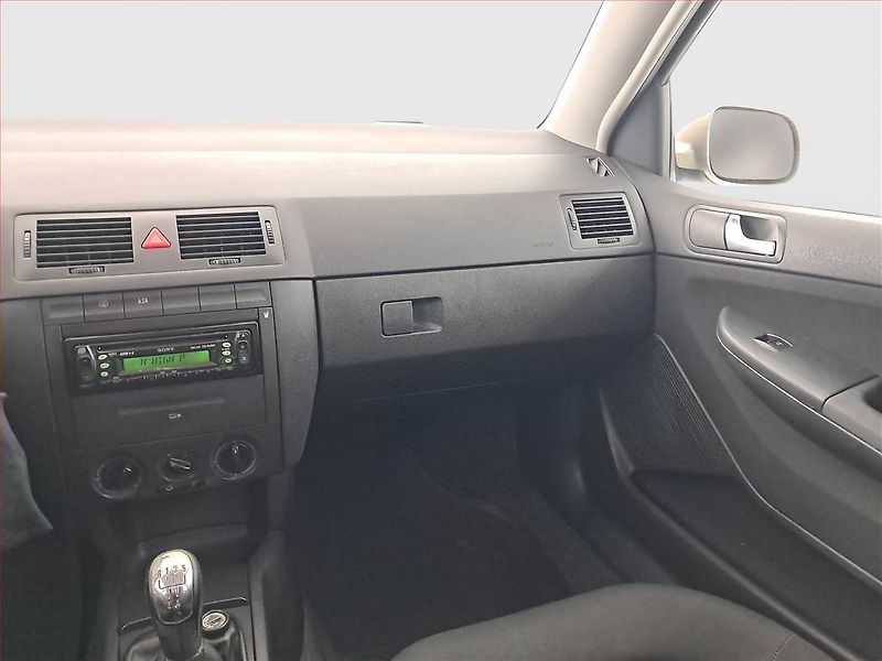 Škoda Fabia (2005) Comfort 1.2 12V, po STK, Klima - fotka 8 z 17