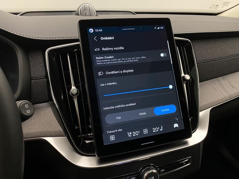Volvo XC90 T8 AWD RECHARGE ULT REZERVACE - fotka 54 z 68