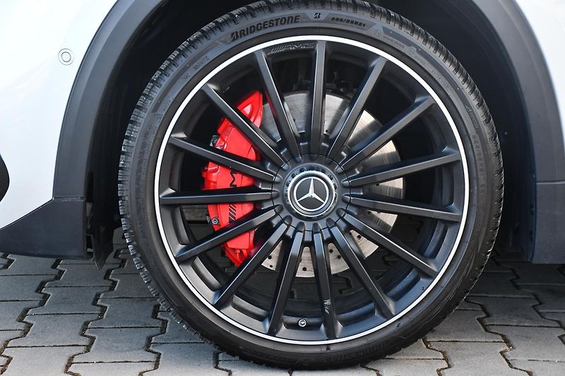Mercedes-Benz GLA 45S AMG 4MATIC+PANO - fotka 47 z 53