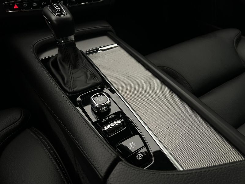 Volvo V90 T5 AWD PLUS AUT - fotka 25 z 44