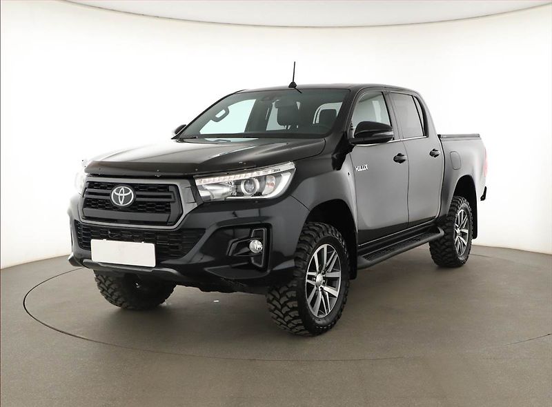 Toyota Hilux (2019) 2.4 D-4D - fotka 2 z 18