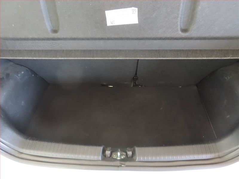 Hyundai i10 (2021) 1.0, Tempomat, Park. senzory - fotka 12 z 13