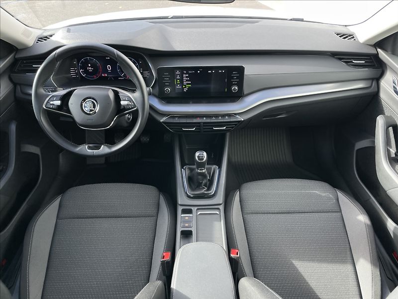 Škoda Octavia 1,5 TSI Combi Ambition Plus - fotka 6 z 23