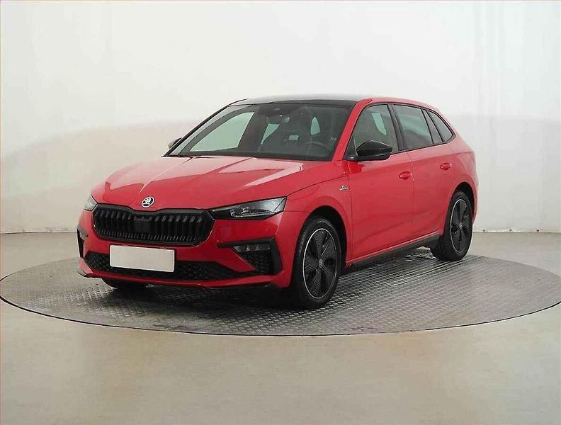 Kompaktní hatchback Škoda Scala ve verzi Monte Carlo.