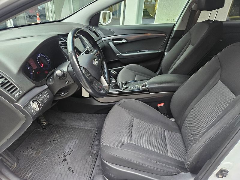 Hyundai i40 1.6 CRDi Succes Winter, 1.maj. - fotka 10 z 28