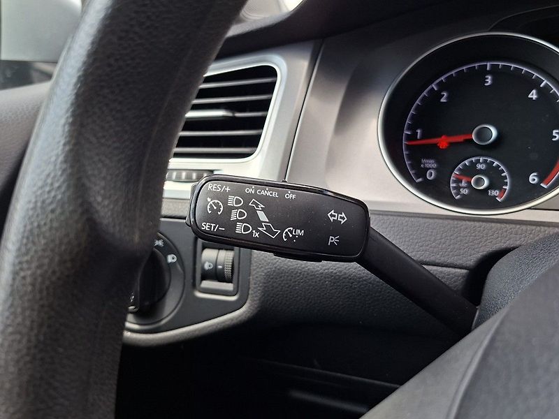 Volkswagen Golf 1,6 TDI 110k M5 - fotka 17 z 25
