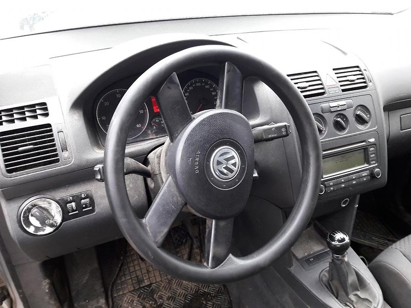 Volkswagen Touran 1.9 TDI 77Kw NÁHRADNÍ DÍLY - fotka 6 z 7