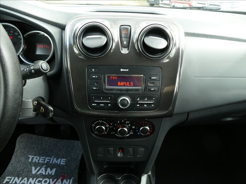 Dacia Sandero 1,0 SCe 54kW serviska, ČR - fotka 28 z 40