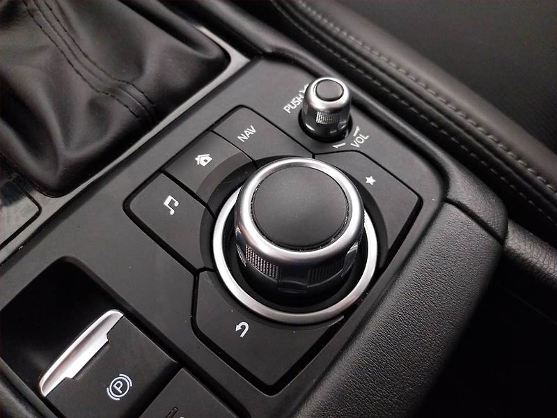 Mazda CX-3 (2018) Revolution 2.0 Skyactiv-G - fotka 23 z 27