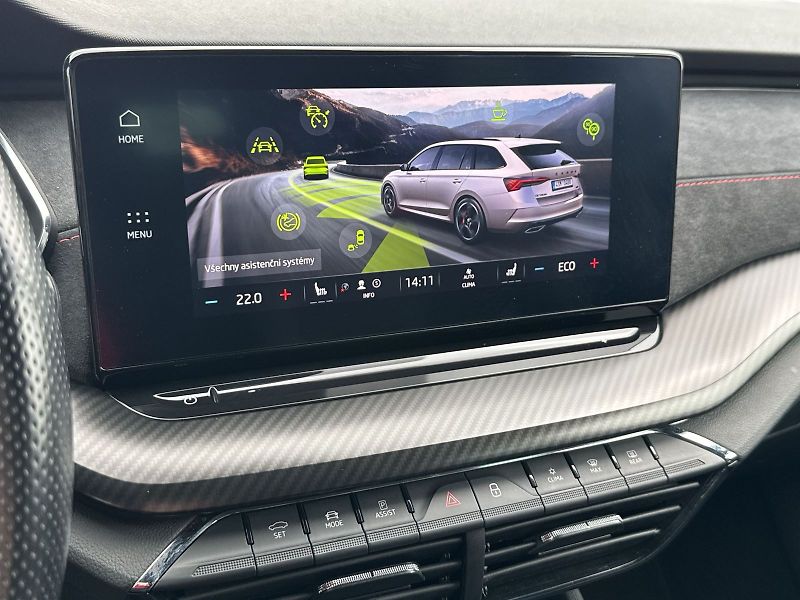Škoda Octavia (2020) Combi 1.4 TSI iV DSG RS - fotka 23 z 35