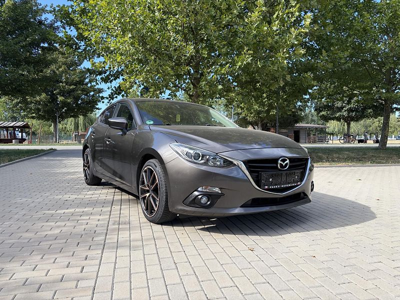 Mazda 3 2.0 121kw Center-Line - fotka 16 z 30