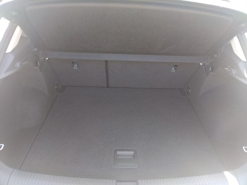 Volkswagen T-Roc 1.0 TSi STYLE - fotka 13 z 28