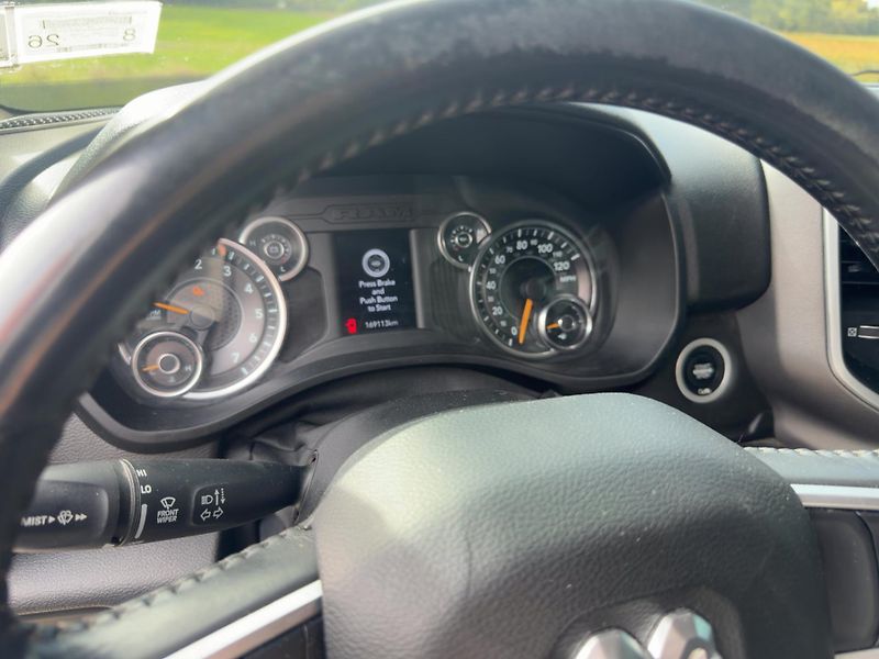 Dodge RAM 1500 (2020) 3,6 Bighorn Lonestar Quad 4x4  - fotka 14 z 19