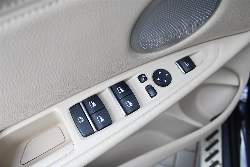 BMW X5 xDrive 30d Bang&Olufsen - fotka 27 z 30
