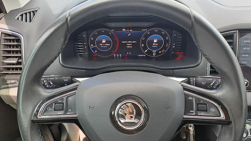 Škoda Karoq 1.6TDi Elegance NAVI - fotka 23 z 29