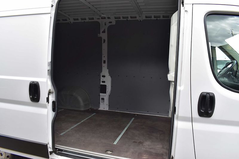 Citroën Jumper 2.2 BHDi 103kW L2H2*DPH*ČR 1.M - fotka 20 z 22