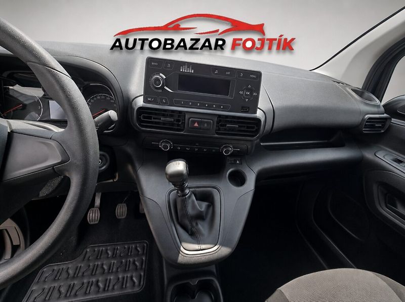 Opel Combo (2020) 1.2 Turbo 81KW L1H1 - fotka 13 z 20