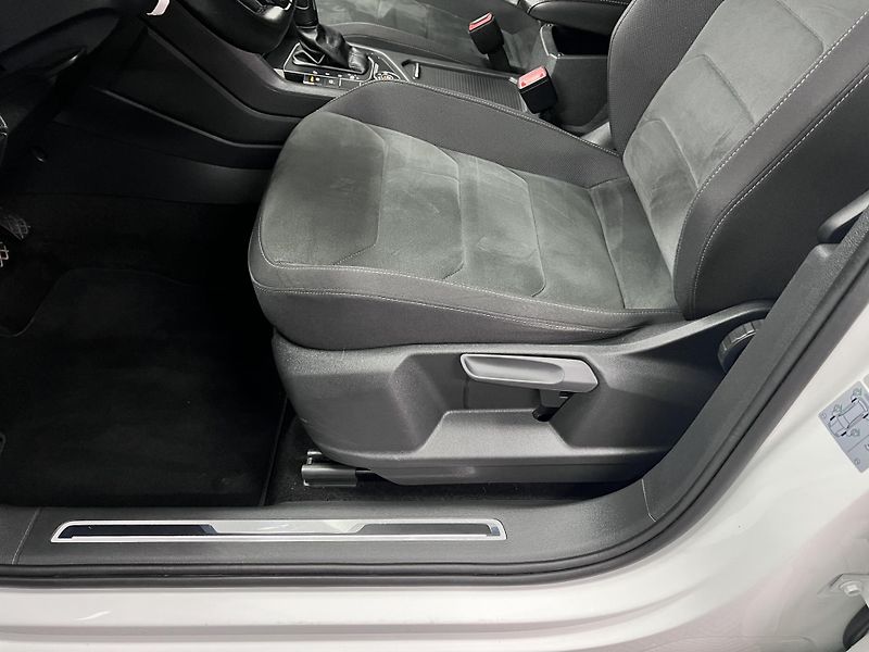 Volkswagen Tiguan 2.0 TSI 140 kW R-Line - fotka 14 z 50