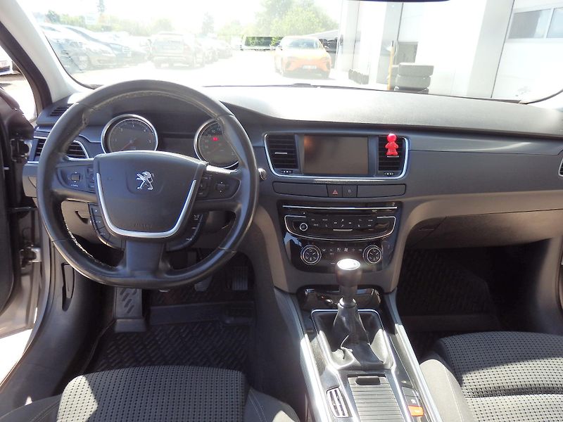 Peugeot 508 2.0 HDI 110 kW PANORAMA, NAVI - fotka 11 z 16