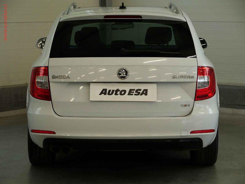 Škoda Superb (2014) 2.0 TDi 4x4, ČR, Elegance - fotka 5 z 24