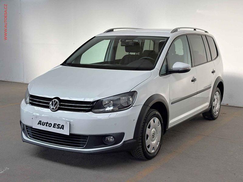 Volkswagen Touran (2013) 2.0TDi, TZ, výhř.sed. - fotka 3 z 16