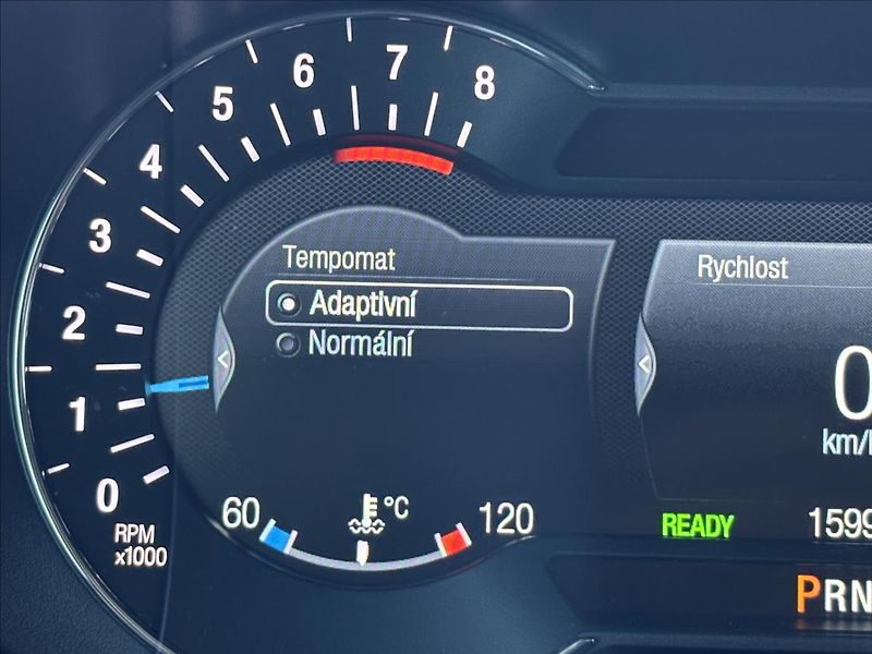 Ford Galaxy 2,5 Hybrid eCVT Titanium 140kW - fotka 30 z 37