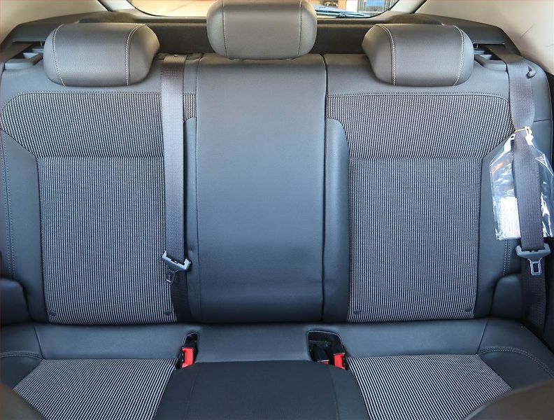 Opel Astra (2012) 1.4 T, Xenony, Tempomat - fotka 10 z 17
