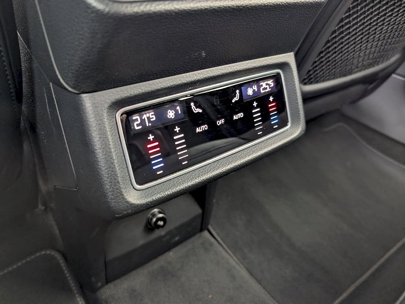 Audi e-tron (2021) S-Line 55 Quattro - fotka 22 z 30