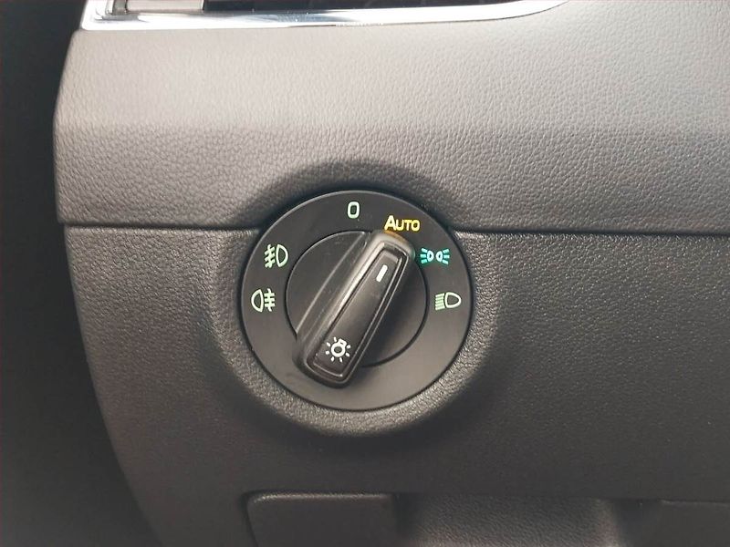 Škoda Octavia (2014) RS 2.0 TSI, Bi-Xenony - fotka 19 z 22