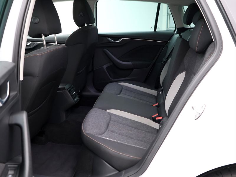 Škoda Scala 1,0 TSI 81kW Style DSG CZ - fotka 14 z 30