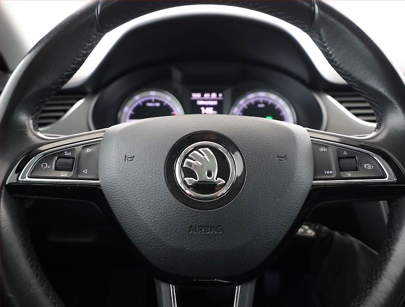 Škoda Octavia (2019) 1.5 TSI G-TEC, Automat, Kůže - fotka 8 z 20