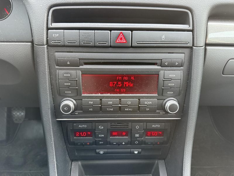 Seat Exeo 2,0TDI 105kW - fotka 16 z 21
