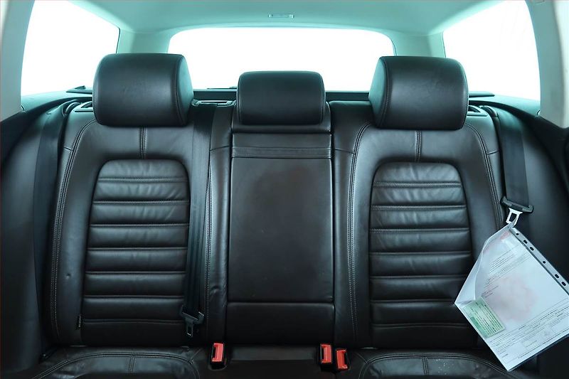 Volkswagen Passat (2013) 2.0 TDI, 4X4, Automat, Navi - fotka 10 z 26